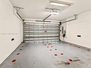 6420 NW 105th Pl, Doral FL 33178