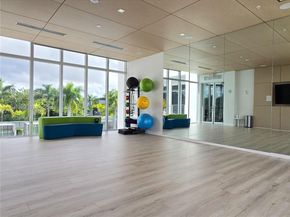 6420 NW 105th Pl, Doral FL 33178