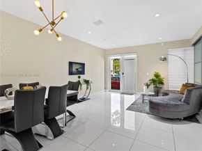 6420 NW 105th Pl, Doral FL 33178