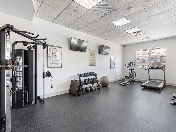 401 69th St 613, Miami Beach FL 33141