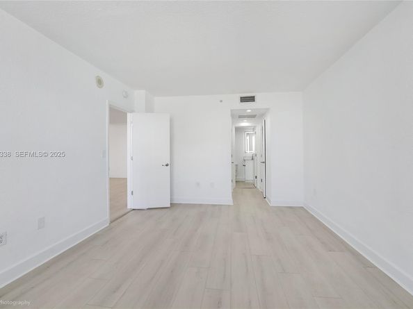 401 69th St 613, Miami Beach FL 33141