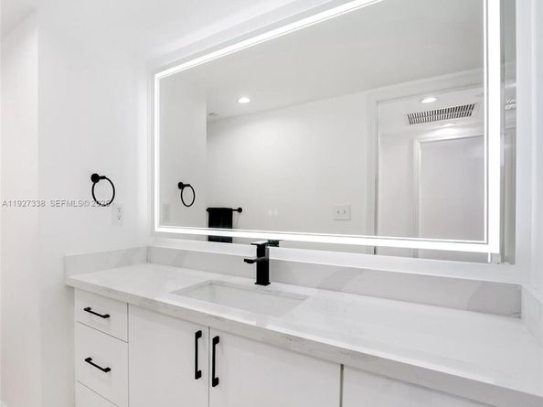 401 69th St 613, Miami Beach FL 33141