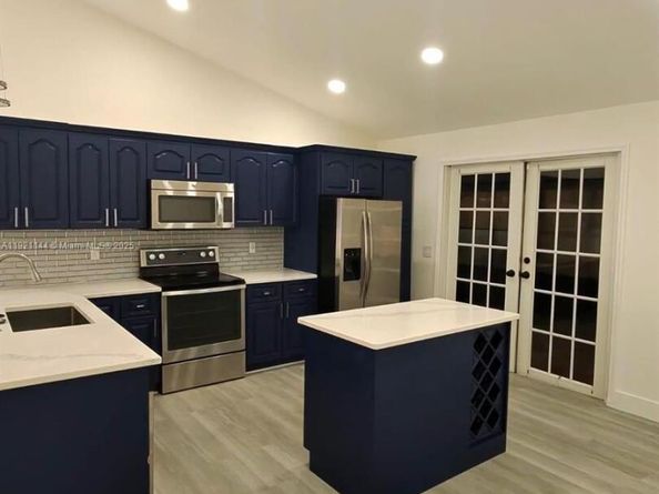 1430 SW 85th Ter, Pembroke Pines FL 33025