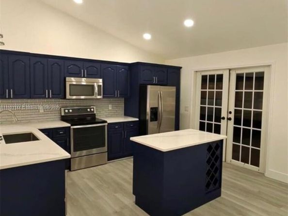 1430 SW 85th Ter, Pembroke Pines FL 33025