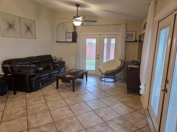 2671 SW 99th Ct, Miami FL 33165