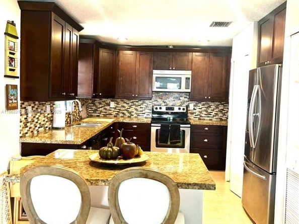 2671 SW 99th Ct, Miami FL 33165