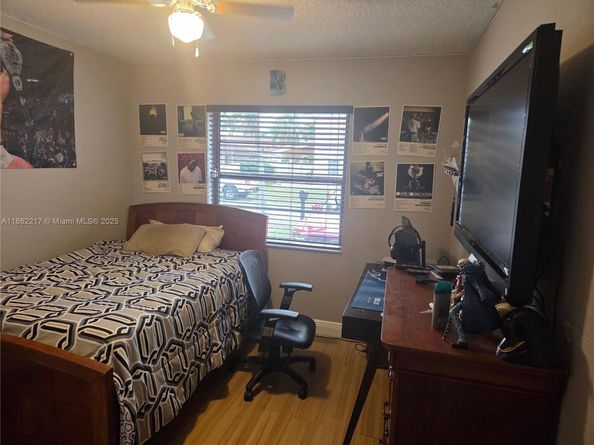 2671 SW 99th Ct, Miami FL 33165