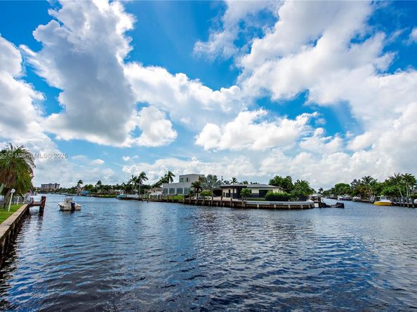 1100 Pine Dr 105, Pompano Beach FL 33060