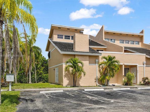 3931 Coral Springs Dr 26, Coral Springs FL 33065