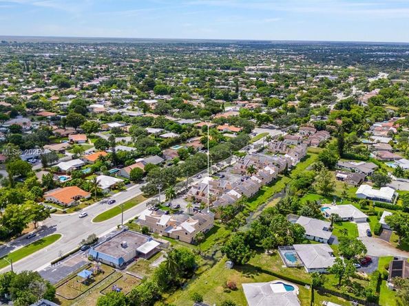 3931 Coral Springs Dr 26, Coral Springs FL 33065