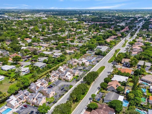 3931 Coral Springs Dr 26, Coral Springs FL 33065