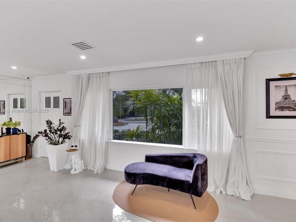 726 NE 17th Way, Fort Lauderdale FL 33304