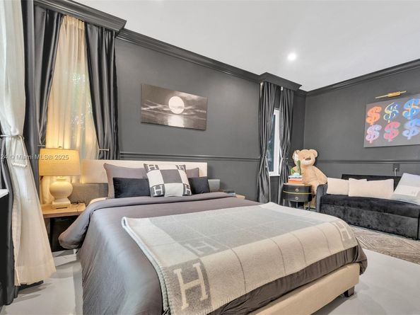 726 NE 17th Way, Fort Lauderdale FL 33304