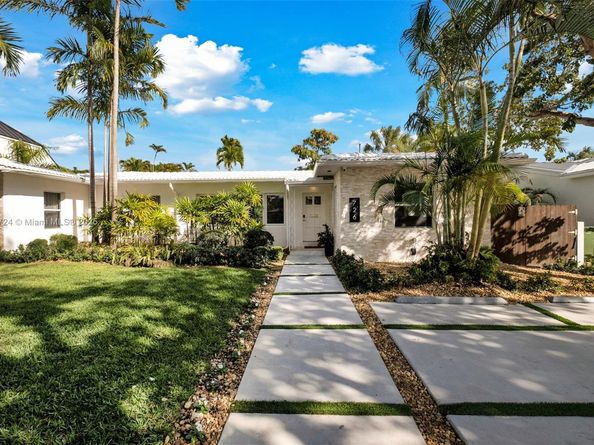 726 NE 17th Way, Fort Lauderdale FL 33304