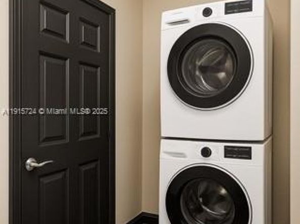 726 NE 17th Way, Fort Lauderdale FL 33304