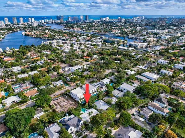 726 NE 17th Way, Fort Lauderdale FL 33304