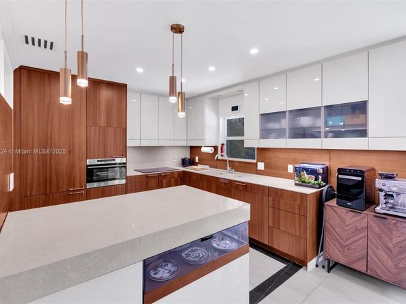 726 NE 17th Way, Fort Lauderdale FL 33304