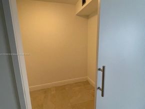 600 NE 36th St 204, Miami FL 33137