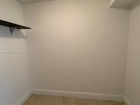 600 NE 36th St 204, Miami FL 33137