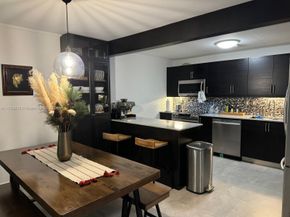 600 NE 36th St 204, Miami FL 33137