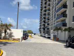 600 NE 36th St 204, Miami FL 33137