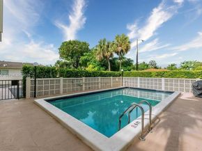 709 Curtiss Pkwy 23, Miami Springs FL 33166