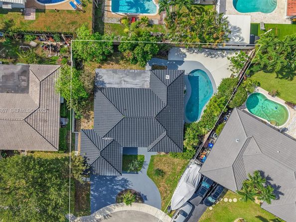 1830 NE 65th Ct, Fort Lauderdale FL 33308