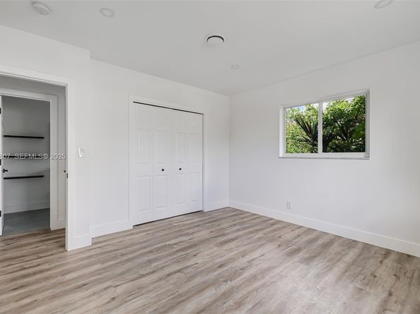 1830 NE 65th Ct, Fort Lauderdale FL 33308