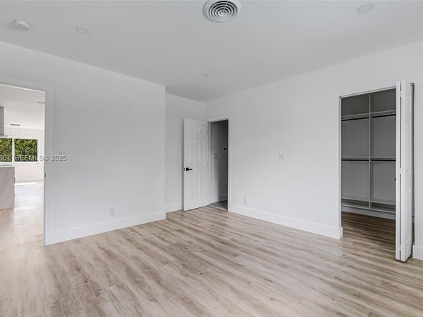 1830 NE 65th Ct, Fort Lauderdale FL 33308