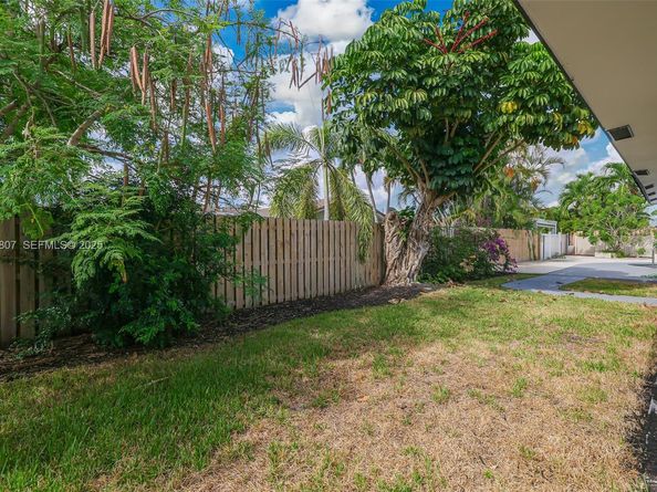 1830 NE 65th Ct, Fort Lauderdale FL 33308