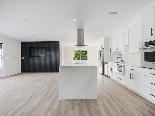 1830 NE 65th Ct, Fort Lauderdale FL 33308