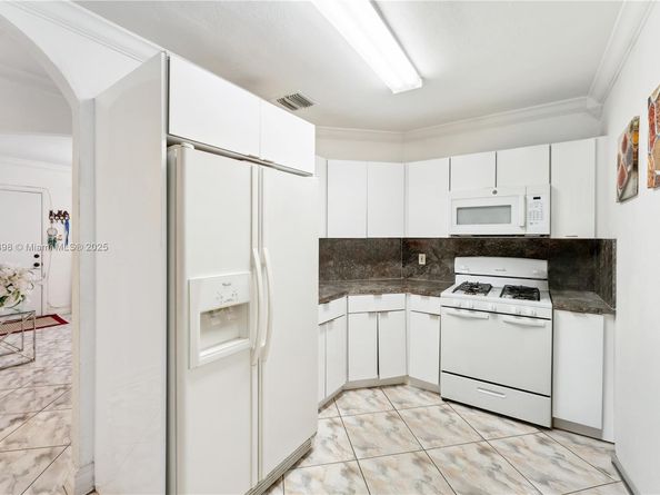3150 NW 90th St, Miami FL 33147