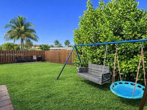 2671 NW 87th Ln, Sunrise FL 33322