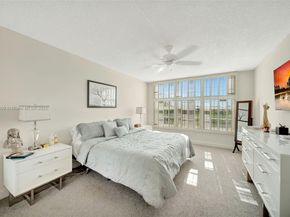 3980 Oaks Clubhouse Dr 409, Pompano Beach FL 33069