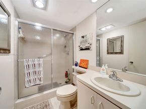 3980 Oaks Clubhouse Dr 409, Pompano Beach FL 33069