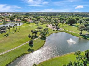 3980 Oaks Clubhouse Dr 409, Pompano Beach FL 33069