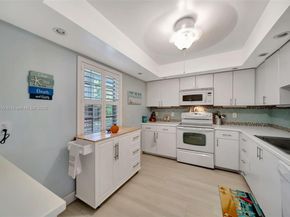 3980 Oaks Clubhouse Dr 409, Pompano Beach FL 33069