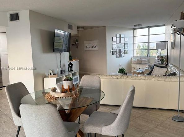 6911 Environ Blvd 8L, Lauderhill FL 33319