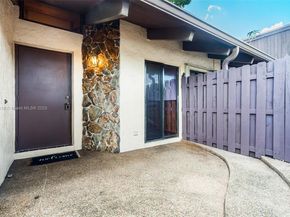 616 Briarwood Cir 144, Hollywood FL 33024