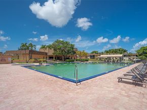 616 Briarwood Cir 144, Hollywood FL 33024