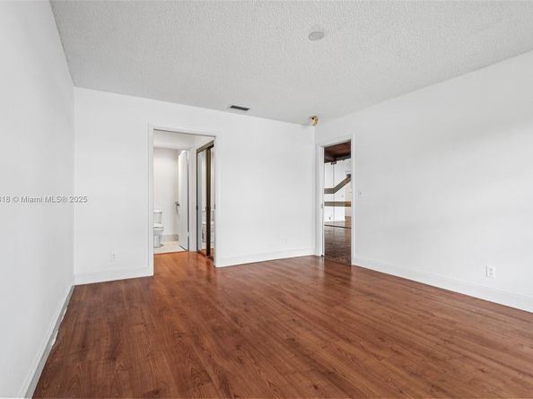 616 Briarwood Cir 144, Hollywood FL 33024