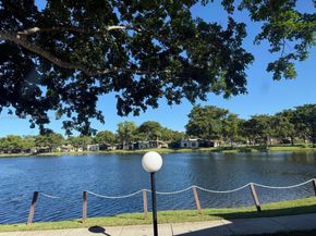 616 Briarwood Cir 144, Hollywood FL 33024