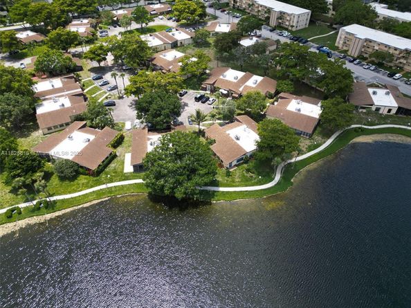 616 Briarwood Cir 144, Hollywood FL 33024