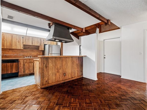 616 Briarwood Cir 144, Hollywood FL 33024