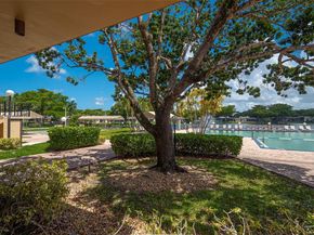 616 Briarwood Cir 144, Hollywood FL 33024