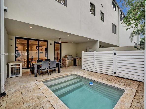 207 NE 13th Ave 207, Fort Lauderdale FL 33301