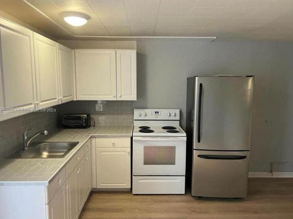6420 Washington St, Hollywood FL 33023