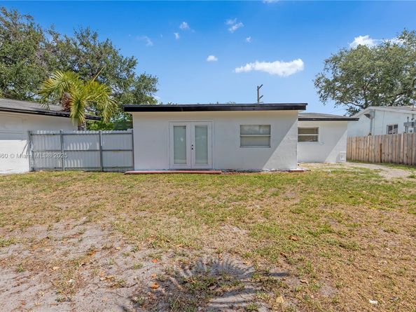 6420 Washington St, Hollywood FL 33023