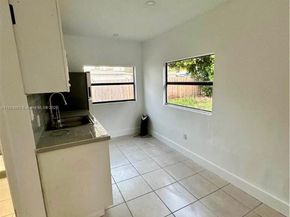 6420 Washington St, Hollywood FL 33023