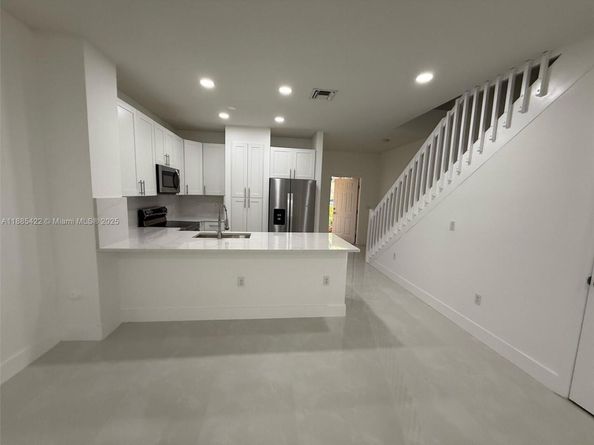 8132 SW 17th Ct, North Lauderdale FL 33068